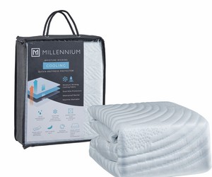 Queen Luxury Cooling Mattress Protector